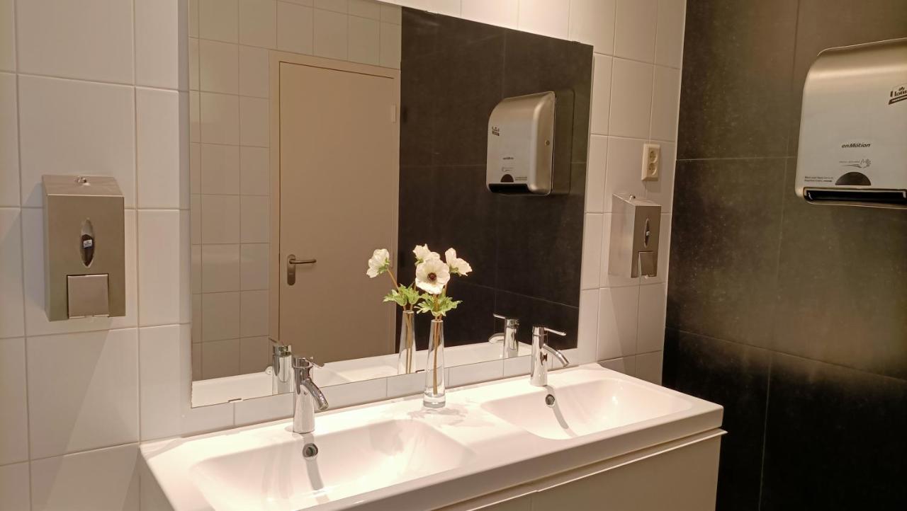 Hotel Rozenburg מראה חיצוני תמונה