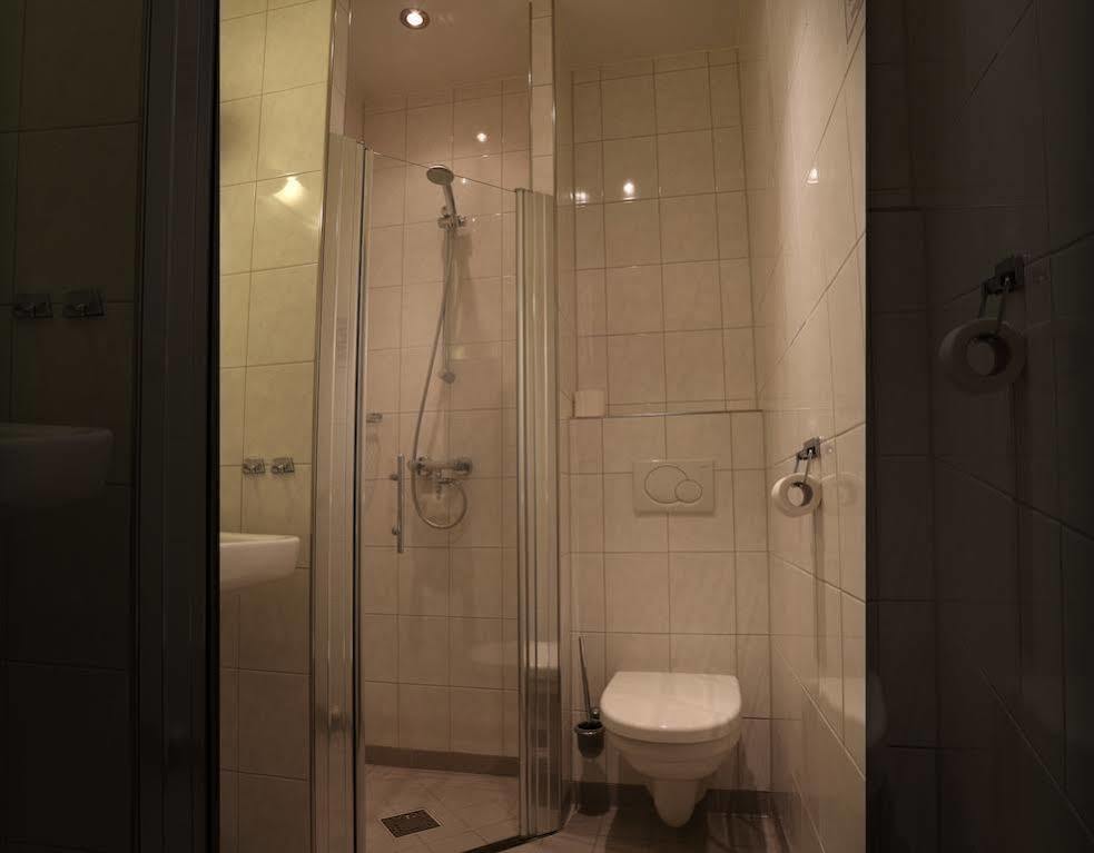 Hotel Rozenburg מראה חיצוני תמונה